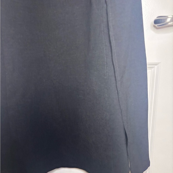 Elegant Black Women's Dress - Picture 5 of 5